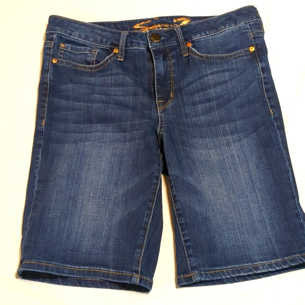 Seven7  Weekend  Stretch Medium Wash Denim Shorts Size 8